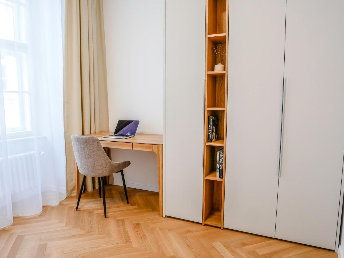 Laurinska 1 Apartments Bratislava Esterno foto