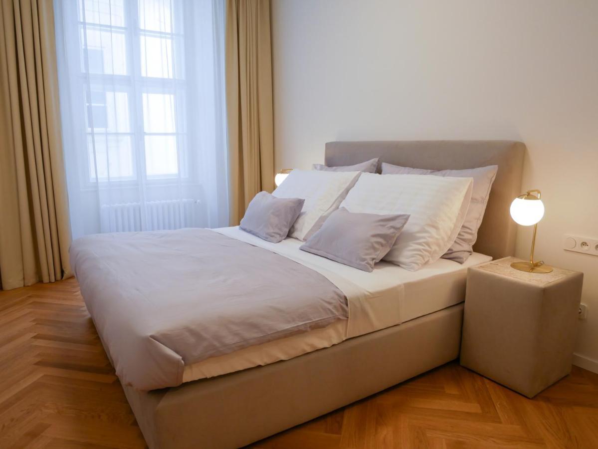 Laurinska 1 Apartments Bratislava Esterno foto