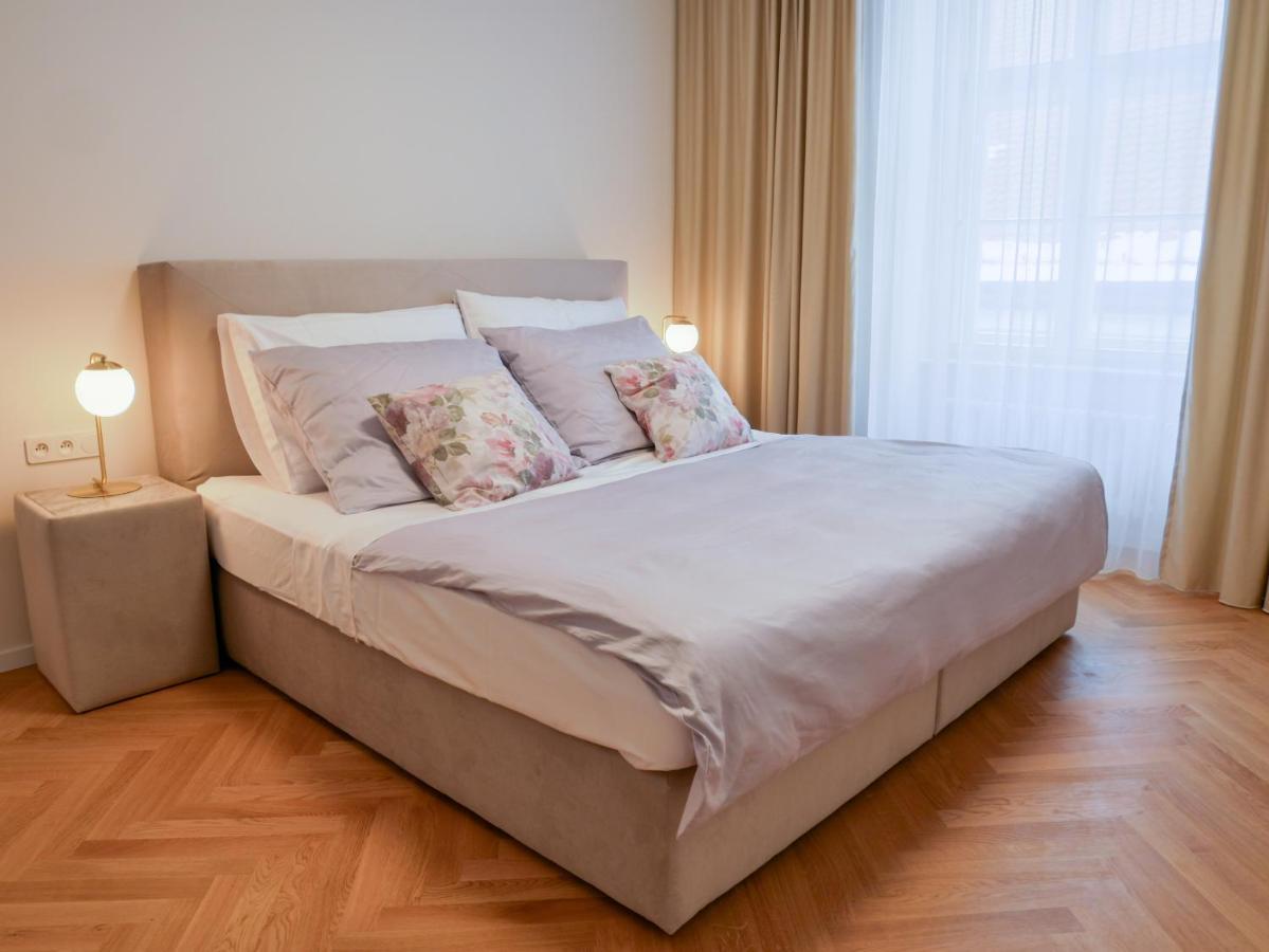 Laurinska 1 Apartments Bratislava Esterno foto