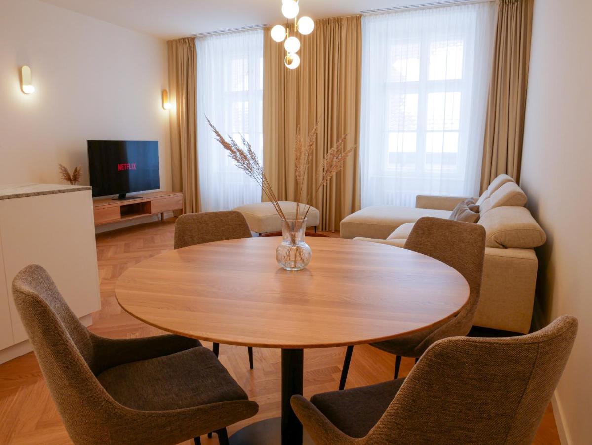 Laurinska 1 Apartments Bratislava Esterno foto